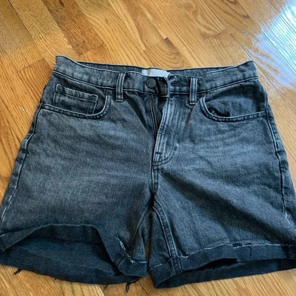 Everlane W Relaxed Denim Shorts in Faded Black Size 26 - Picture 3 of 7